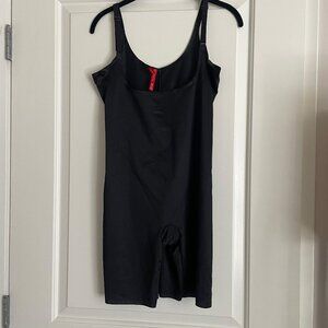 NWOT SPANX Thinstincts 2.0 Bodysuit Black XL Open Bust Mid Thigh Shapewear
